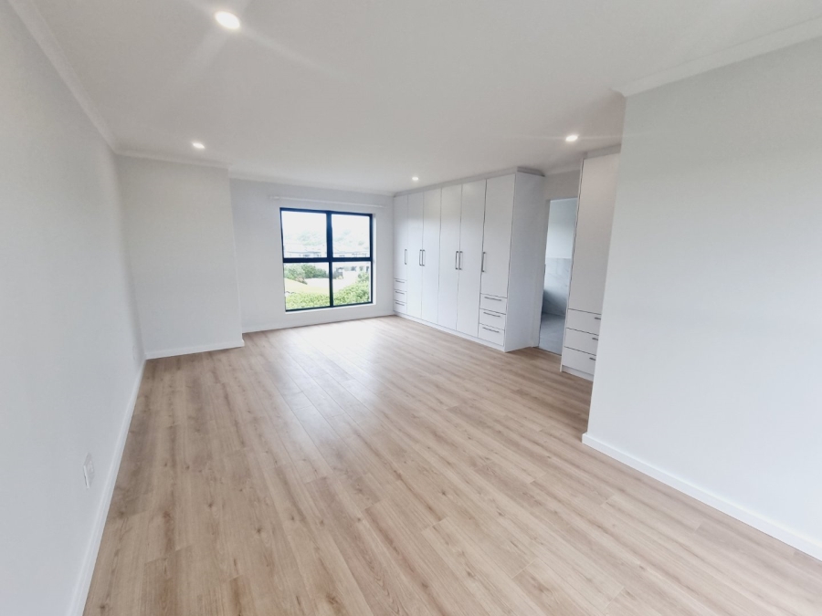 5 Bedroom Property for Sale in Sandown Western Cape